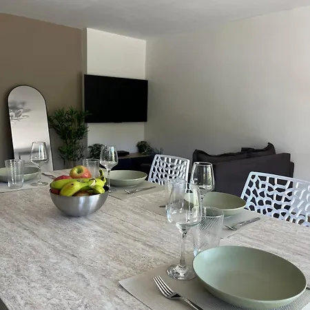 Neuf, Parking, Au Calme & Apartment *